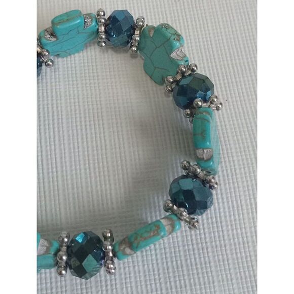 Turquoise Blue Colored Cross and Faceted Beads Elastic Stretch Fashion Bracelet - Picture 6 of 8